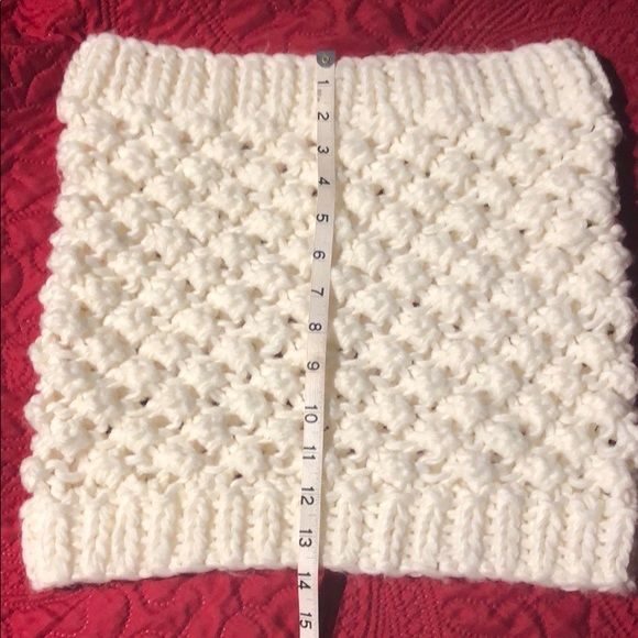 Off white infinity scarf - Picture 3 of 6